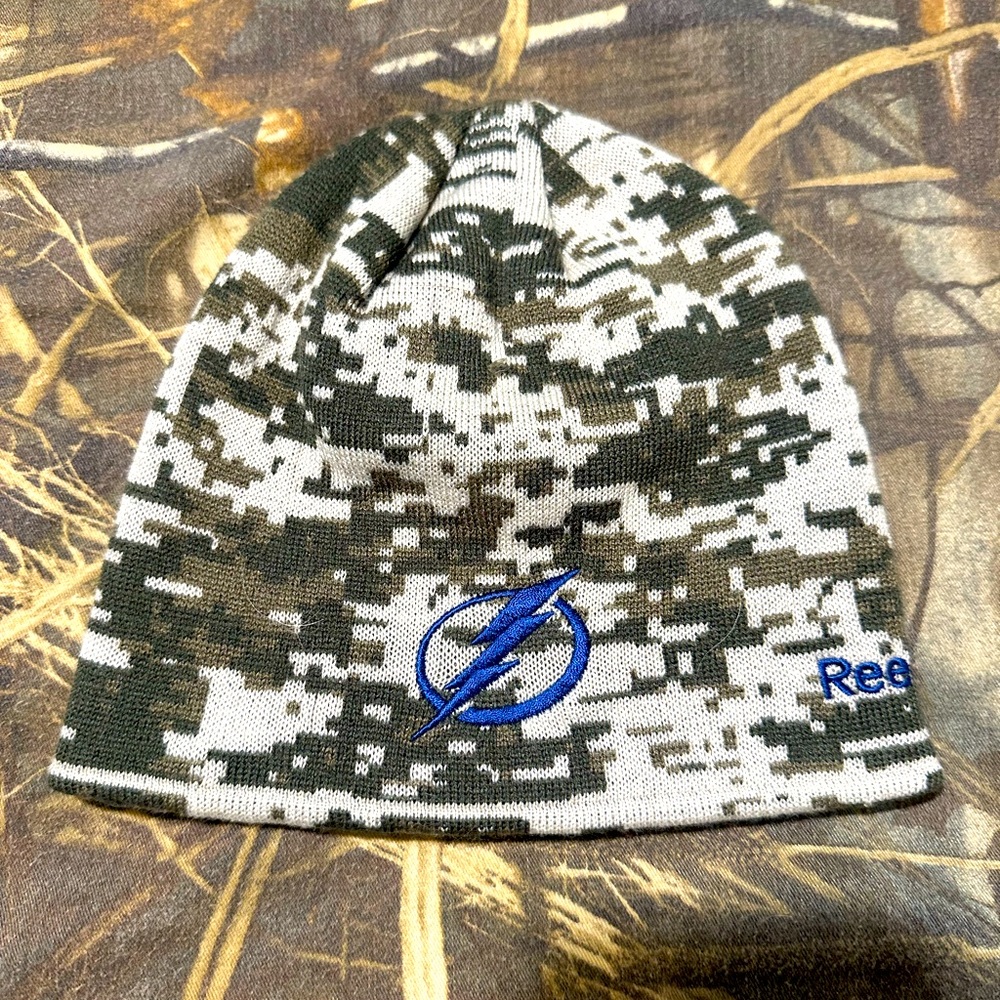 VINTAGE 2015 TAMPA BAY LIGHTNING BEENIE- DIGITAL CAMOUFLAGE